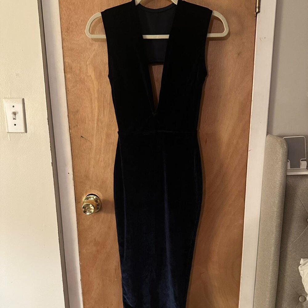 Fashion Nova - Navy Velvet Midi Dress